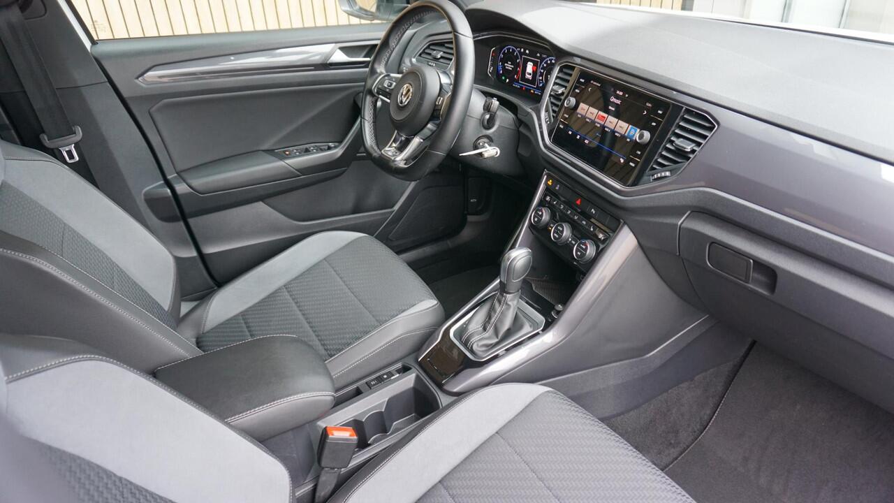 Volkswagen T-Roc 1.5 TSI 150pk DSG 2x R-Line Virtual Cockpit Beats 19inch LM Suzuka LED Adaptive Cruise *1e Eigenaar* 60791km!