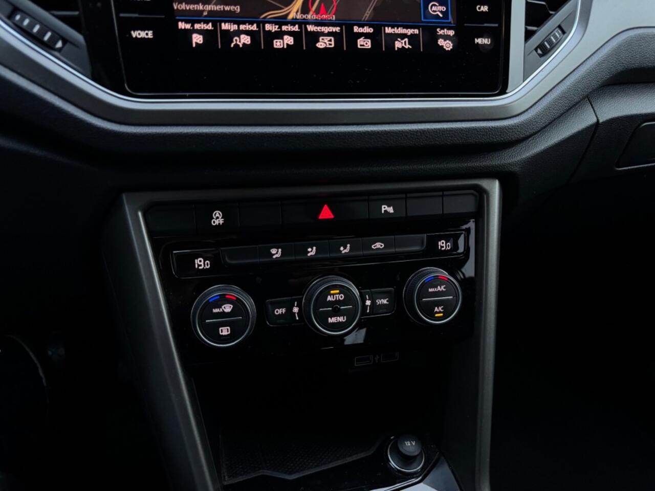 Volkswagen T-Roc 1.5 TSI 150 pk DSG Sport - Adap cruise - Navi - Carplay/Android