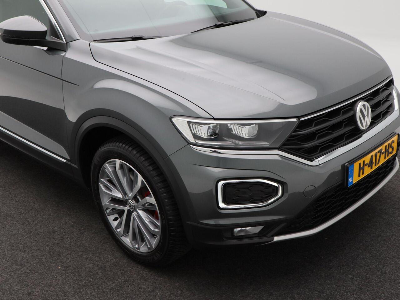 Volkswagen T-Roc 1.5 TSi 150 Pk Automaat Sport | Panoramadak | Trekhaak | Camera | Adaptive Cruise | Navigatie | CarPlay | Climatronic | 18 Inch | 80.070 Km !!