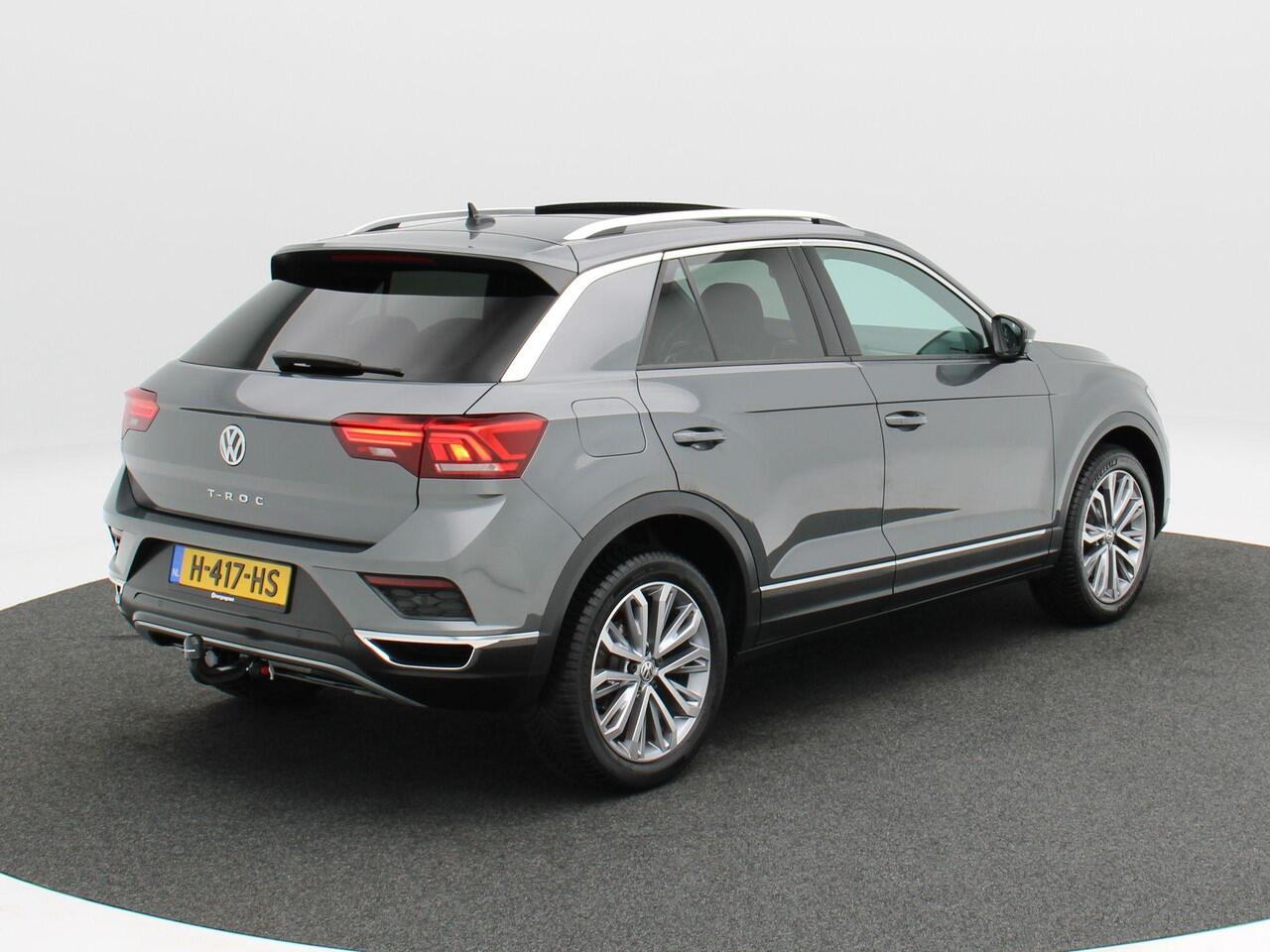 Volkswagen T-Roc 1.5 TSi 150 Pk Automaat Sport | Panoramadak | Trekhaak | Camera | Adaptive Cruise | Navigatie | CarPlay | Climatronic | 18 Inch | 80.070 Km !!