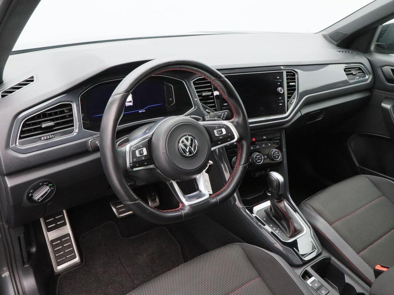 Volkswagen T-Roc 1.5 TSi 150 Pk Automaat Sport | Panoramadak | Trekhaak | Camera | Adaptive Cruise | Navigatie | CarPlay | Climatronic | 18 Inch | 80.070 Km !!
