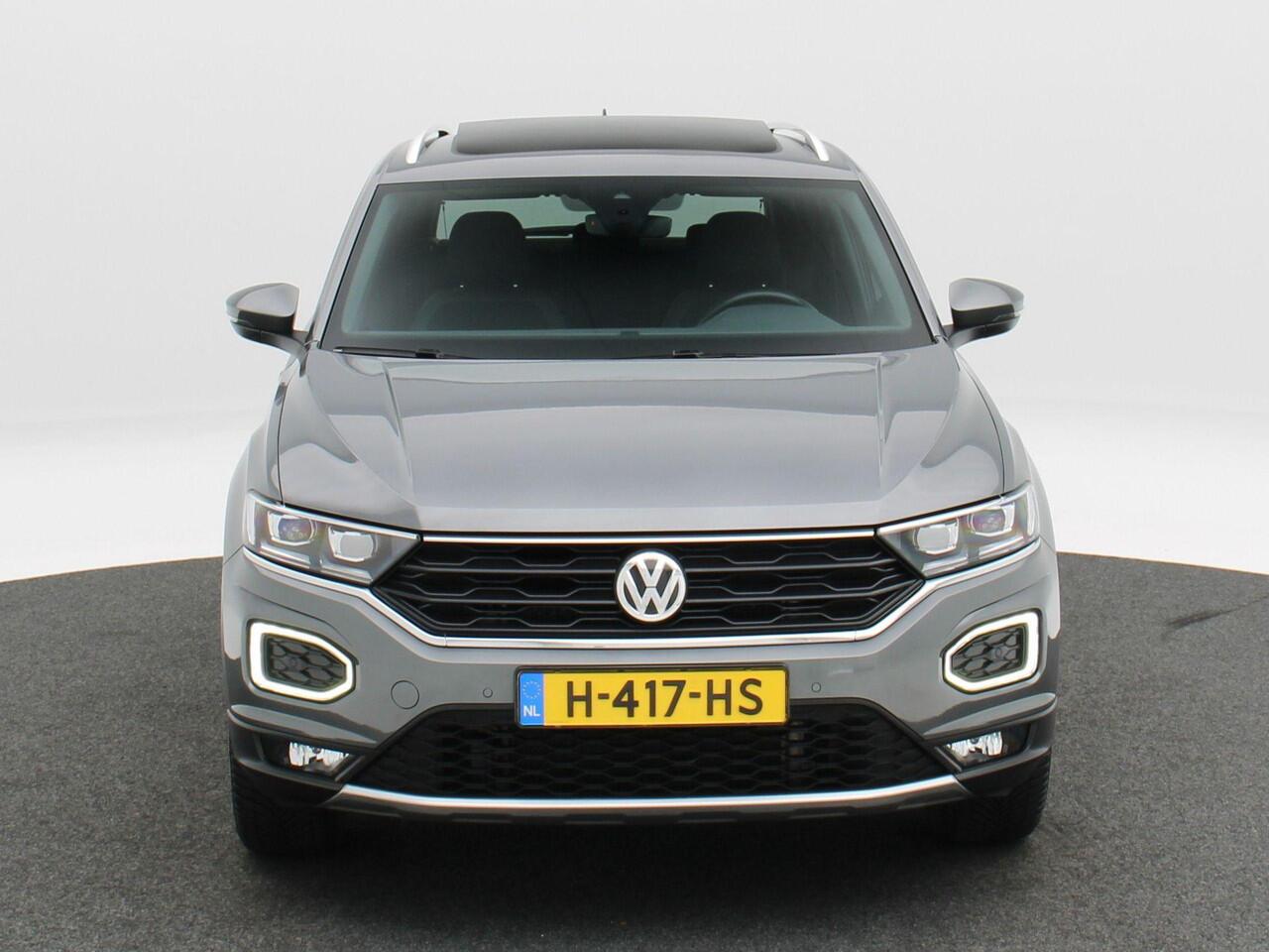 Volkswagen T-Roc 1.5 TSi 150 Pk Automaat Sport | Panoramadak | Trekhaak | Camera | Adaptive Cruise | Navigatie | CarPlay | Climatronic | 18 Inch | 80.070 Km !!