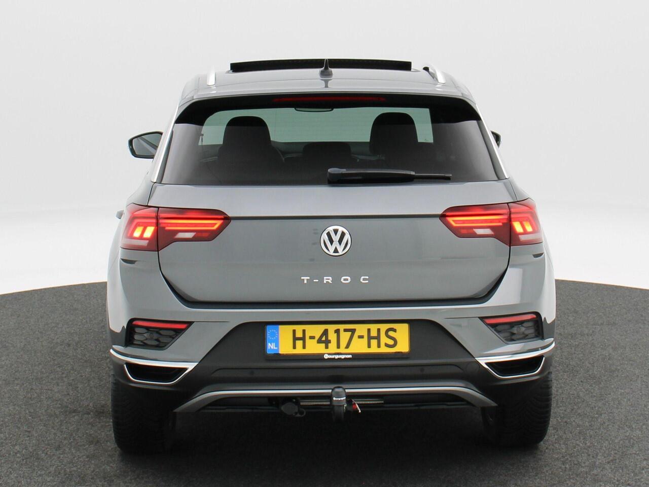 Volkswagen T-Roc 1.5 TSi 150 Pk Automaat Sport | Panoramadak | Trekhaak | Camera | Adaptive Cruise | Navigatie | CarPlay | Climatronic | 18 Inch | 80.070 Km !!