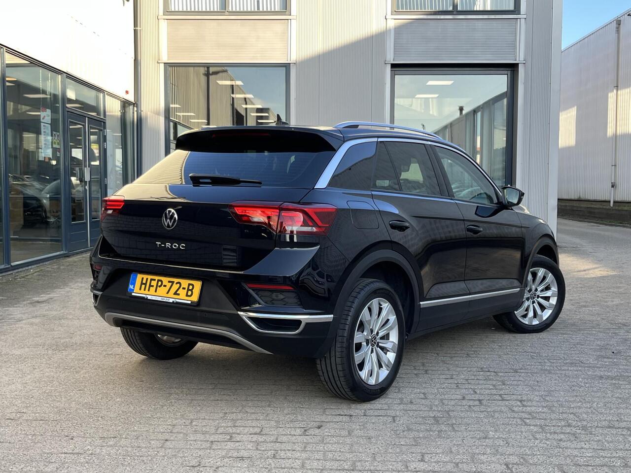 Volkswagen T-Roc 1.5 TSI Sport | Navi/Automaat/Stuur+Stoelverwarming/17"/Adapt.Cruise/Clima/Apple CarPlay-Android Auto