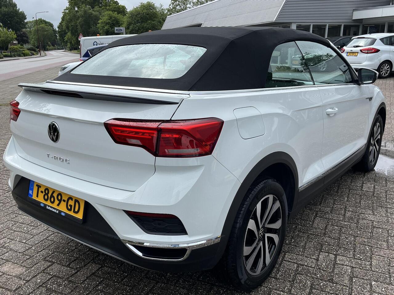 Volkswagen T-Roc Cabrio 1.5 TSI Style 150pk Automaat | Adaptieve Cruise | Stoelverwarming | Digitale Cock pit | Dealer onderhouden | Dodehoeksensoren