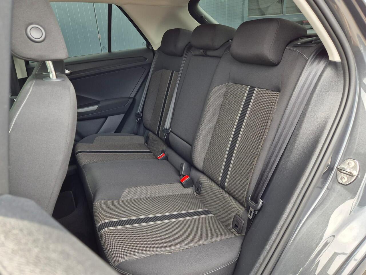 Volkswagen T-Roc 1.0 TSI Style Business | Matrix LED | Trekhaak | BTW | Camera