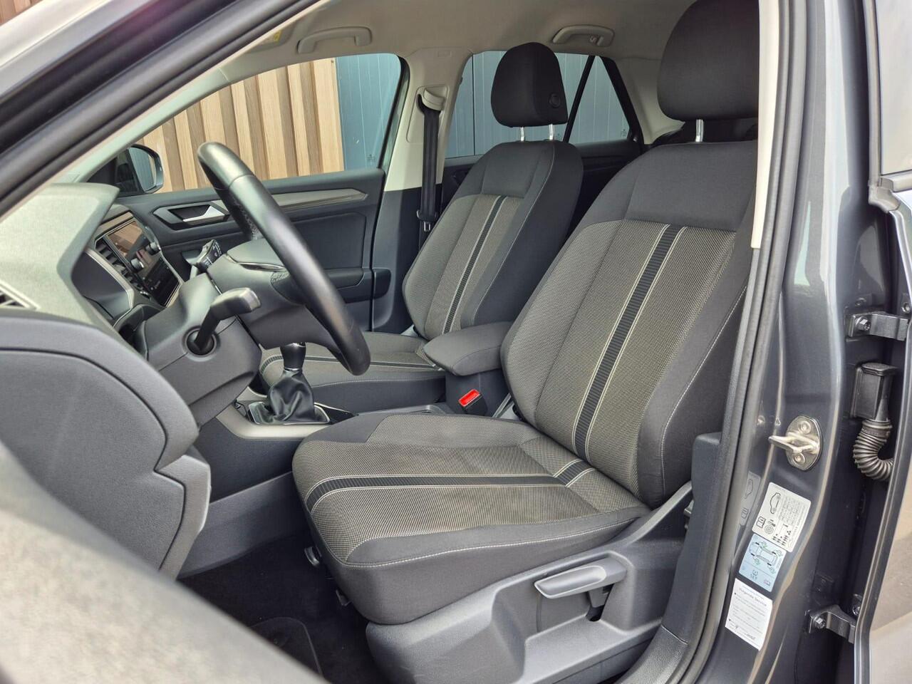 Volkswagen T-Roc 1.0 TSI Style Business | Matrix LED | Trekhaak | BTW | Camera