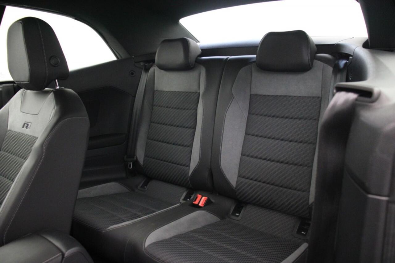 Volkswagen T-Roc 1.5 TSI R-Line Automaat - Carplay, Cruise, Stoelverw.