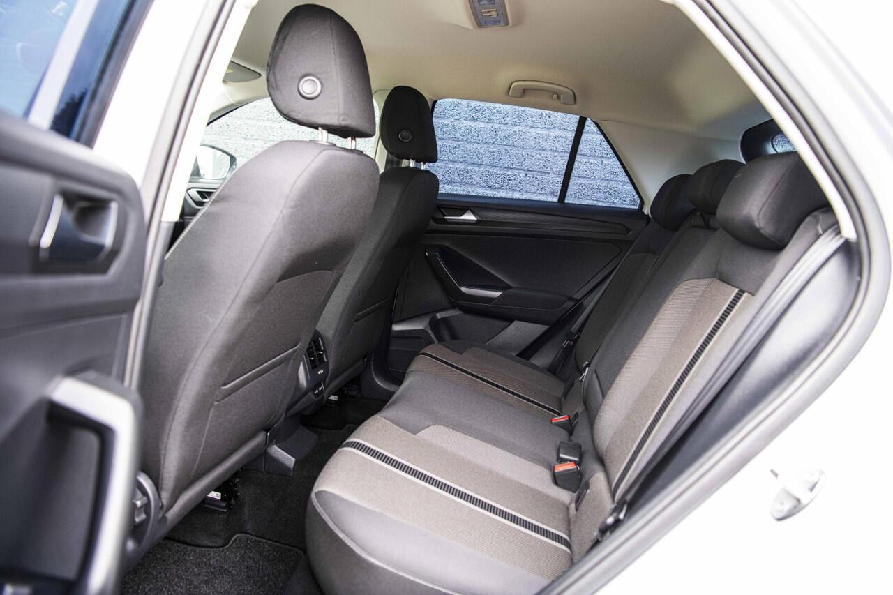 Volkswagen T-Roc 1.5 TSi 150 pk DSG-7 Style | Adaptieve Cruise Control | Navigatie | Lane Assist