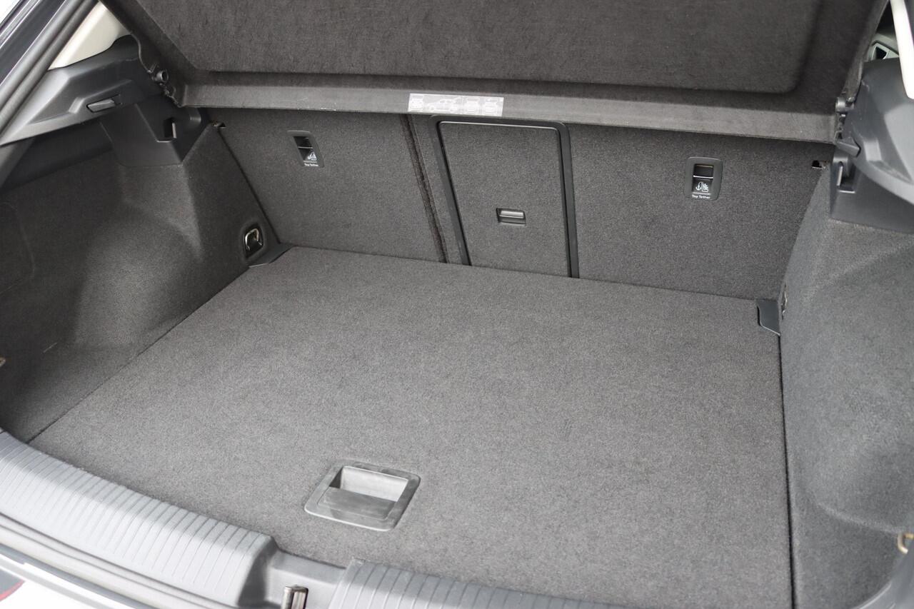 Volkswagen T-Roc 1.0 TSI 110pk Style Executive