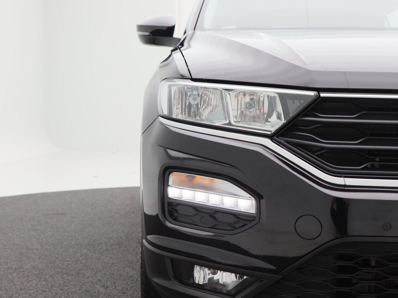 Volkswagen T-Roc 1.0 TSi 110 Pk Style | Trekhaak | Adaptive Cruise | Navigatie | CarPlay | ECC | Parkeersensoren | 68.883 Km!!