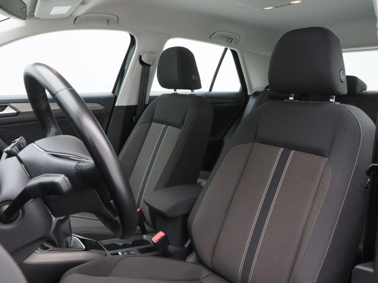 Volkswagen T-Roc 1.0 TSi 110 Pk Style | Trekhaak | Adaptive Cruise | Navigatie | CarPlay | ECC | Parkeersensoren | 68.883 Km!!