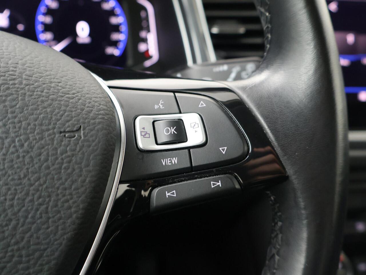 Volkswagen T-Roc 1.5 TSI Sport | 150 PK | Automaat | Trekhaak | Navigatiesysteem |