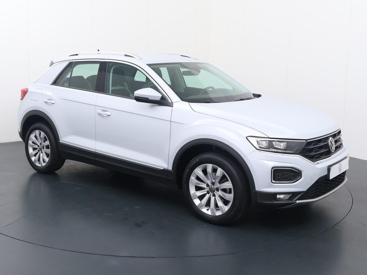 Volkswagen T-Roc 1.5 TSI Sport | 150 PK | Automaat | Trekhaak | Navigatiesysteem |