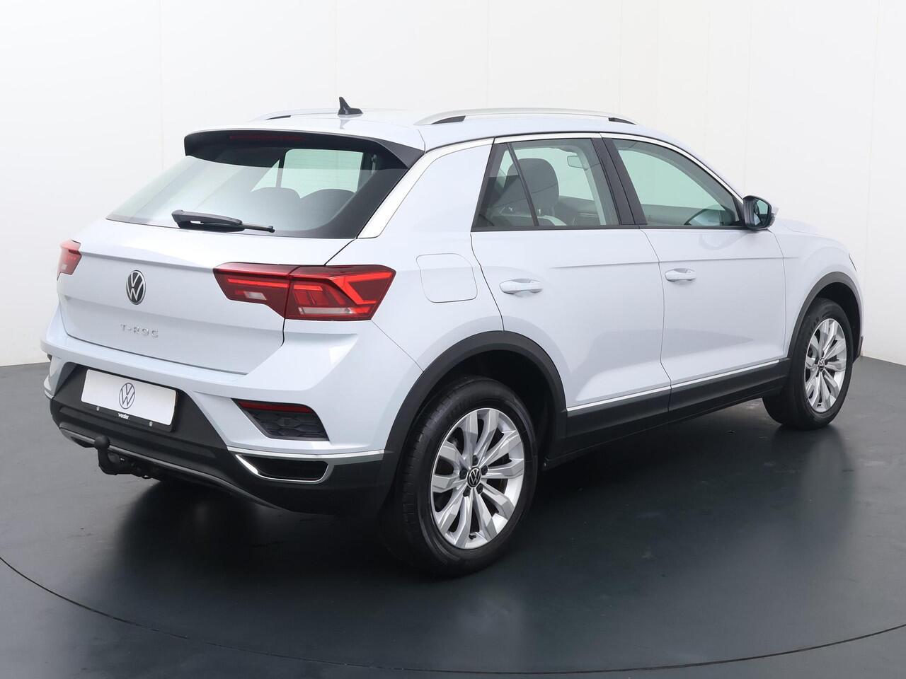 Volkswagen T-Roc 1.5 TSI Sport | 150 PK | Automaat | Trekhaak | Navigatiesysteem |