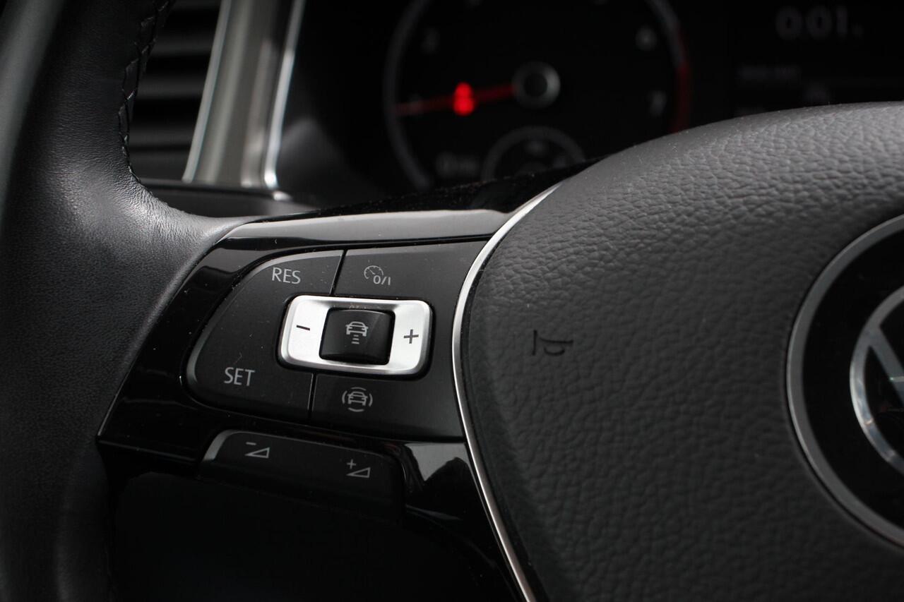 Volkswagen T-Roc 1.5 TSI 150pk DSG Style Team Navigatie Climate Control DAB Adaptive Cruise control Elektrisch bedienbare achterklep