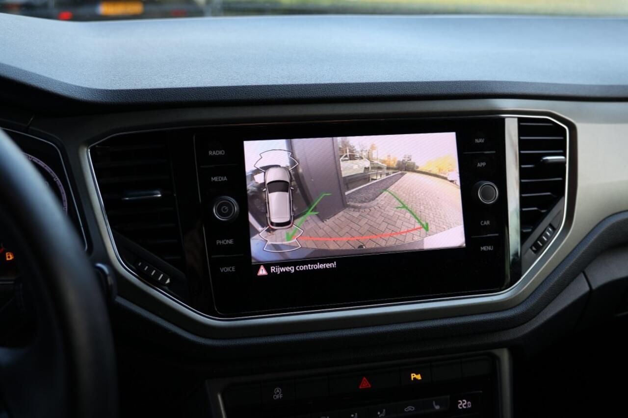 Volkswagen T-Roc 1.0 TSI *CAMERA*TREKHAAK*CARPLAY*NAVIGATIE*LED