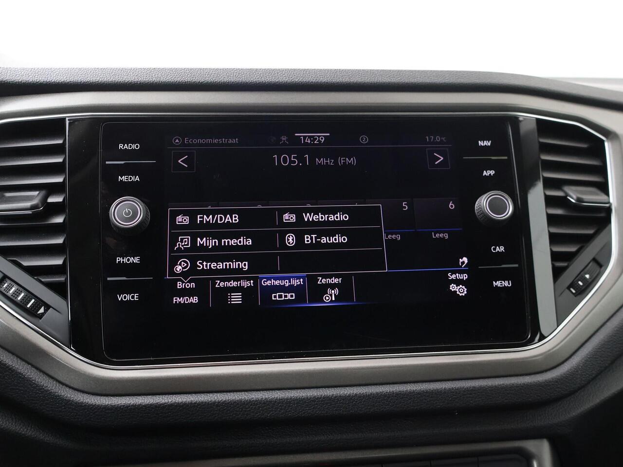 Volkswagen T-Roc 1.0 TSI Style | 110 PK | Navigatiesysteem | Achteruitrijcamera | Adaptive cruise control |