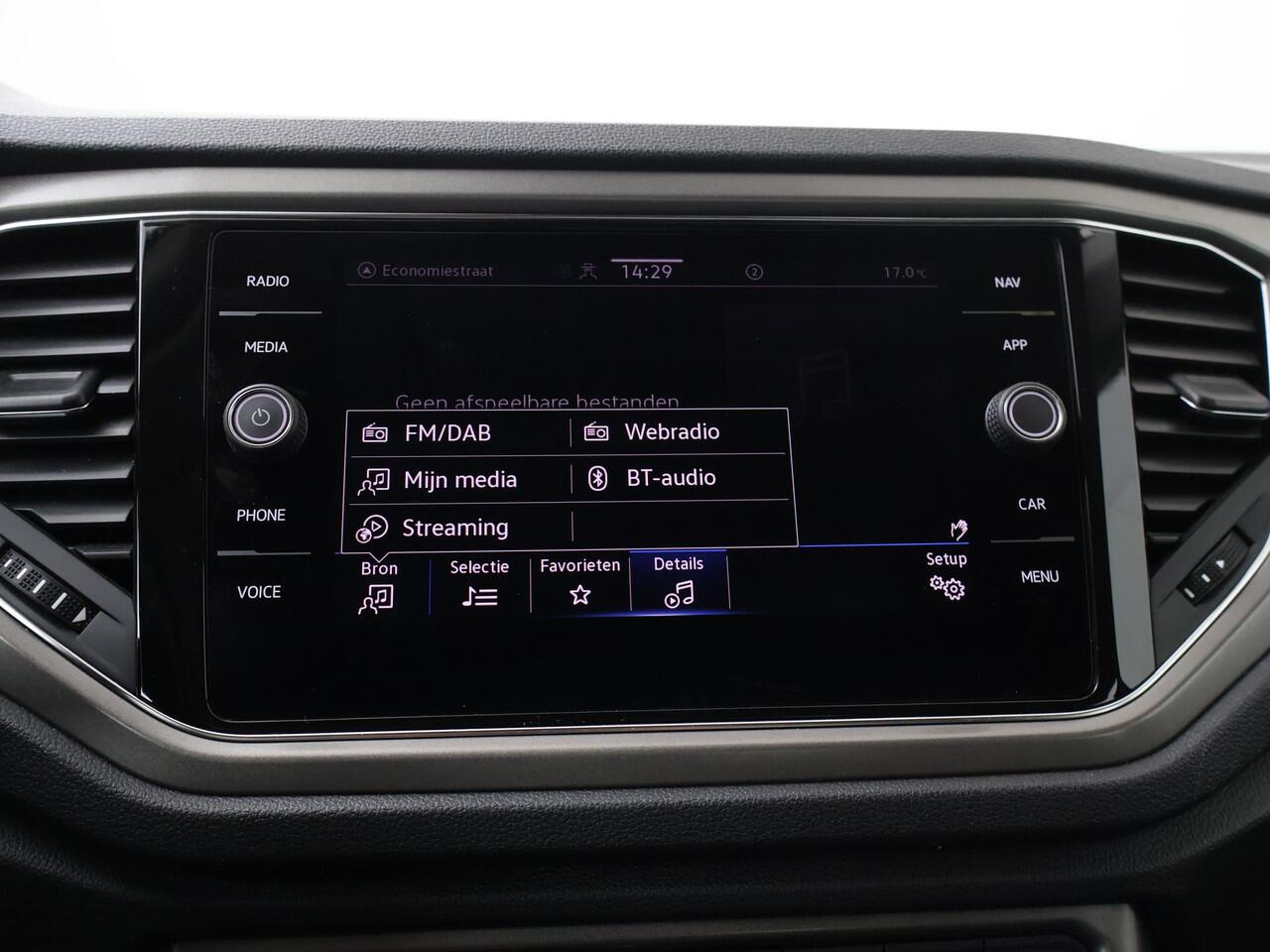 Volkswagen T-Roc 1.0 TSI Style | 110 PK | Navigatiesysteem | Achteruitrijcamera | Adaptive cruise control |