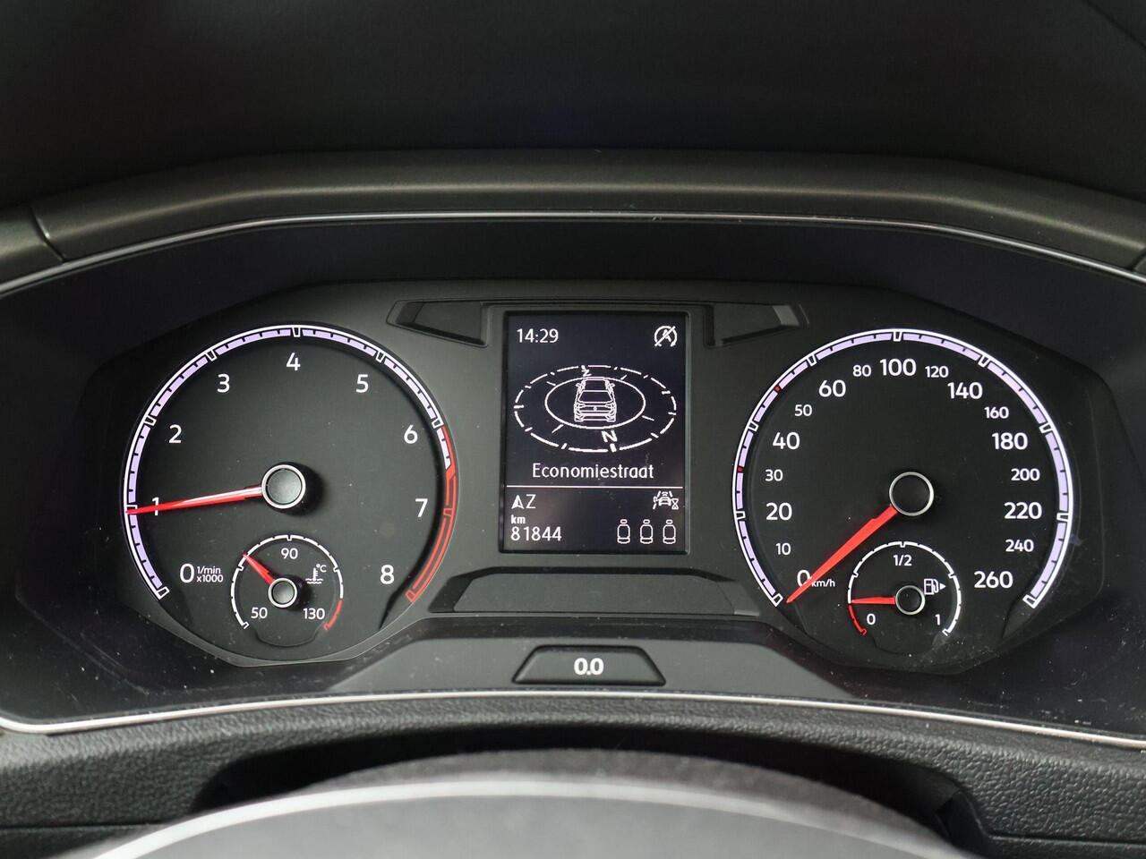 Volkswagen T-Roc 1.0 TSI Style | 110 PK | Navigatiesysteem | Achteruitrijcamera | Adaptive cruise control |