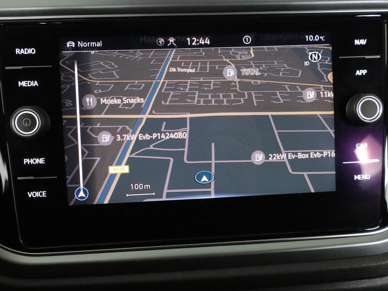 Volkswagen T-Roc 1.5 TSI Style 150 pk Automaat (DSG) | Navigatie | Panoramadak | Parkeersensoren | Achteruitrijcamera | Stoelverwarming | LED koplampen |