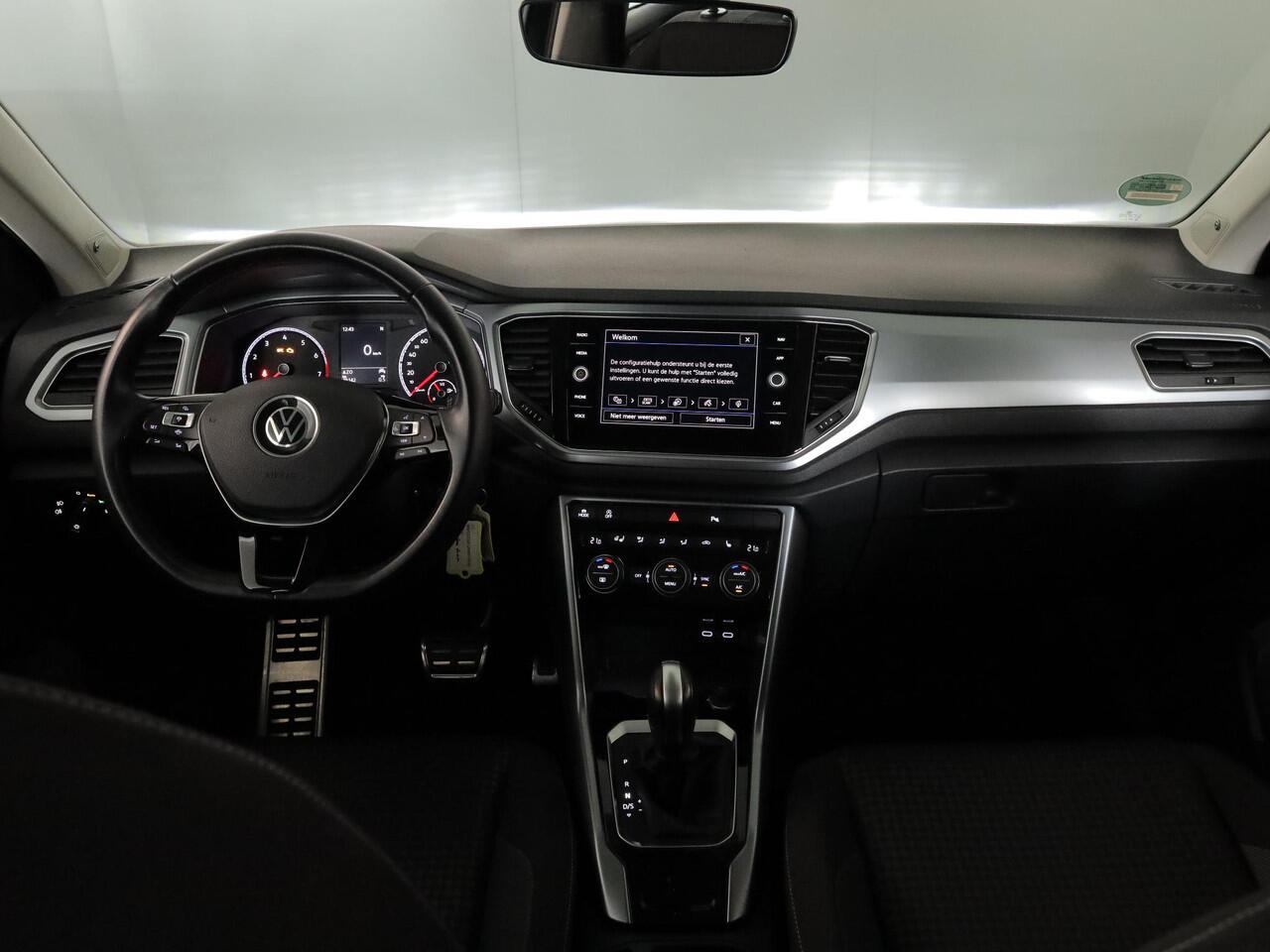 Volkswagen T-Roc 1.5 TSI Style 150 pk Automaat (DSG) | Navigatie | Panoramadak | Parkeersensoren | Achteruitrijcamera | Stoelverwarming | LED koplampen |