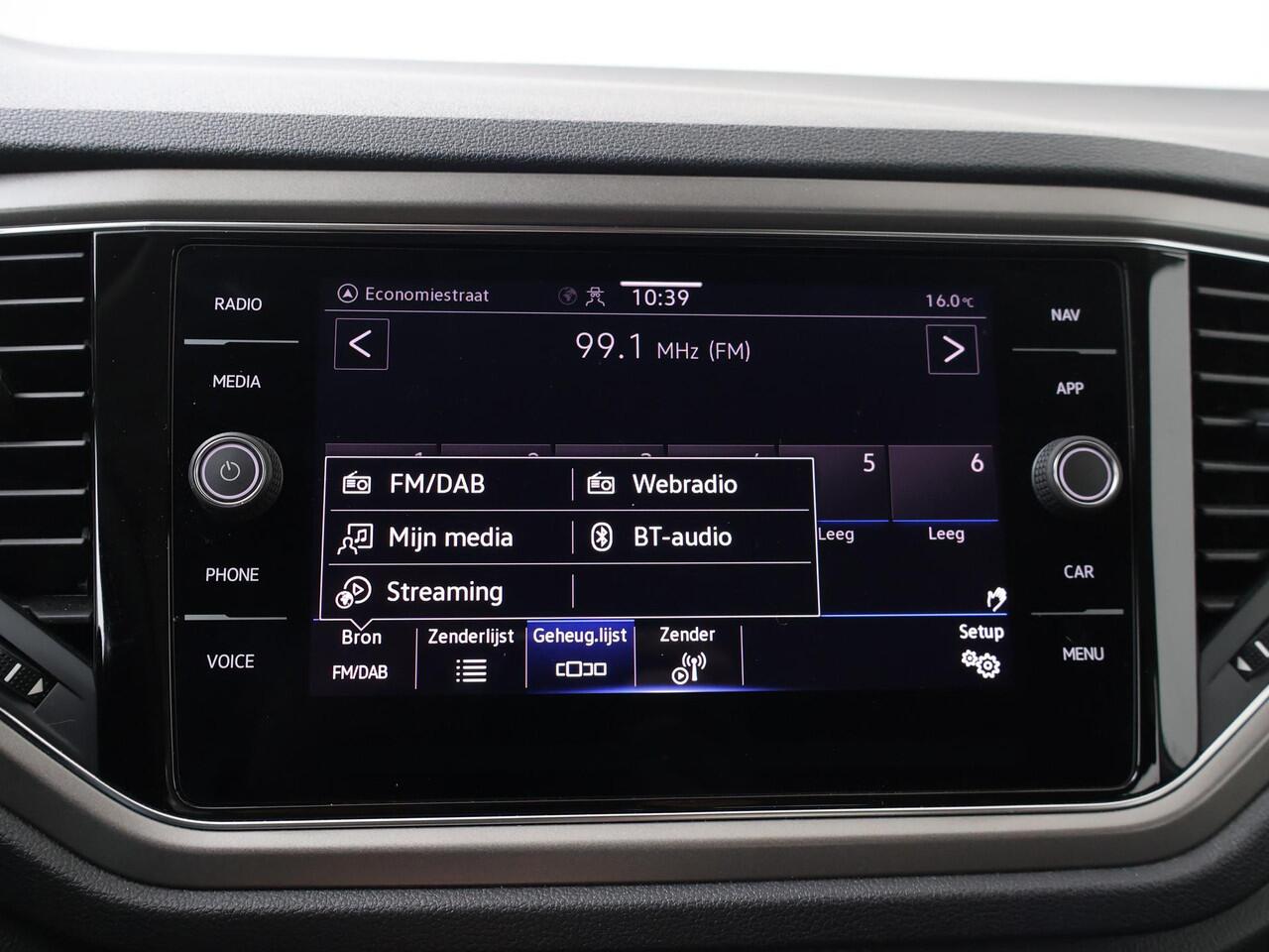 Volkswagen T-Roc 1.5 TSI Style | 150 PK | Automaat | Navigatiesysteem | Climate control |