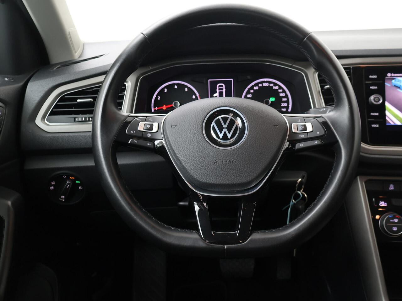 Volkswagen T-Roc 1.5 TSI Style | 150 PK | Automaat | Navigatiesysteem | Climate control |