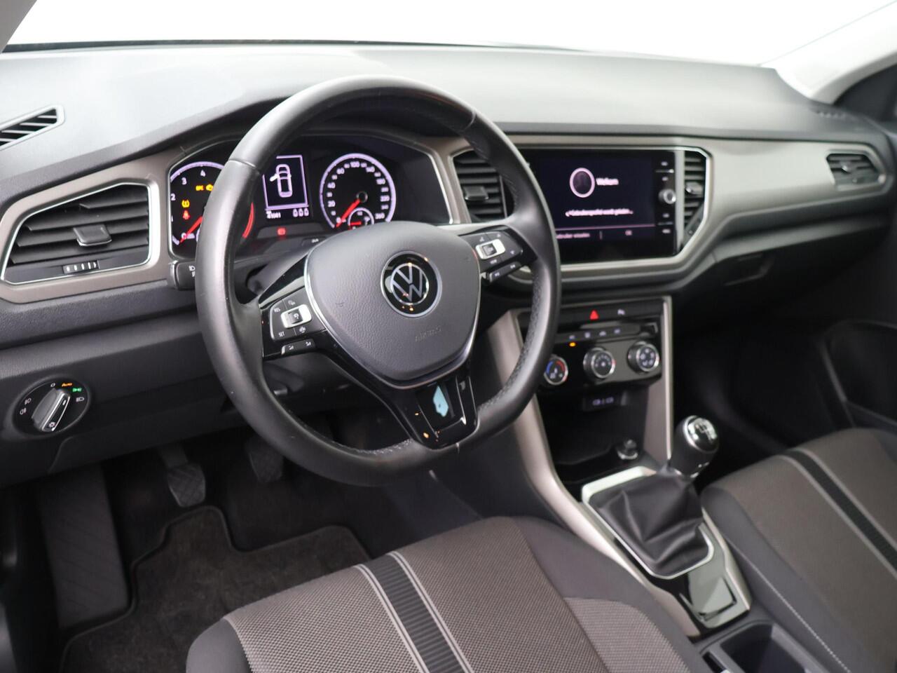 Volkswagen T-Roc 1.0 TSI Style | 150 PK | Adaptive cruise control | Lane assist | Apple CarPlay / Android Auto |