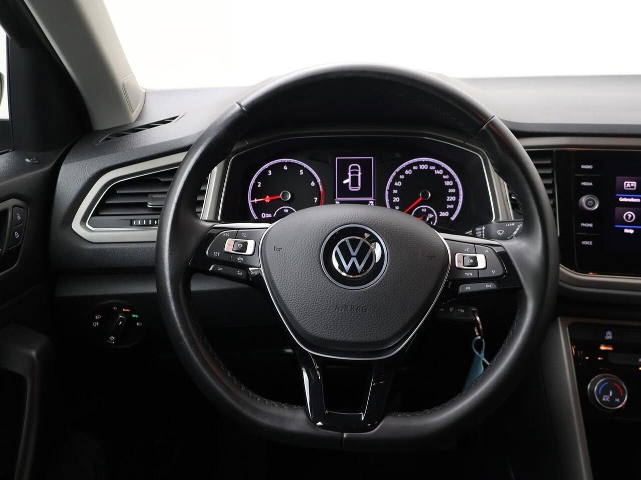 Volkswagen T-Roc 1.0 TSI Style | 150 PK | Adaptive cruise control | Lane assist | Apple CarPlay / Android Auto |