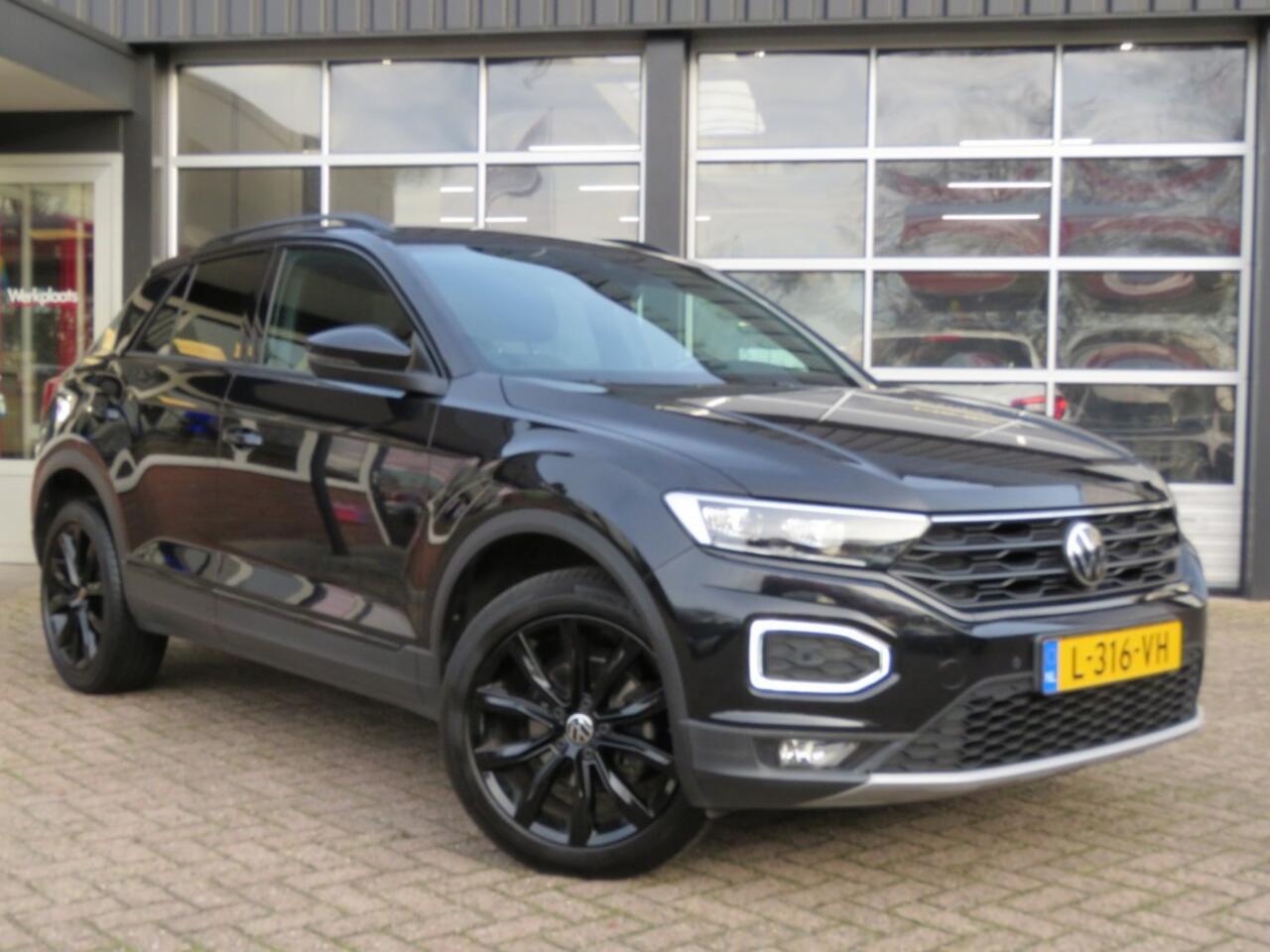Volkswagen T-Roc 1.5 TSI 150pk SPORT BLACK EDITION / Led / Beats audio / 18 Inch / BOVAG garantie
