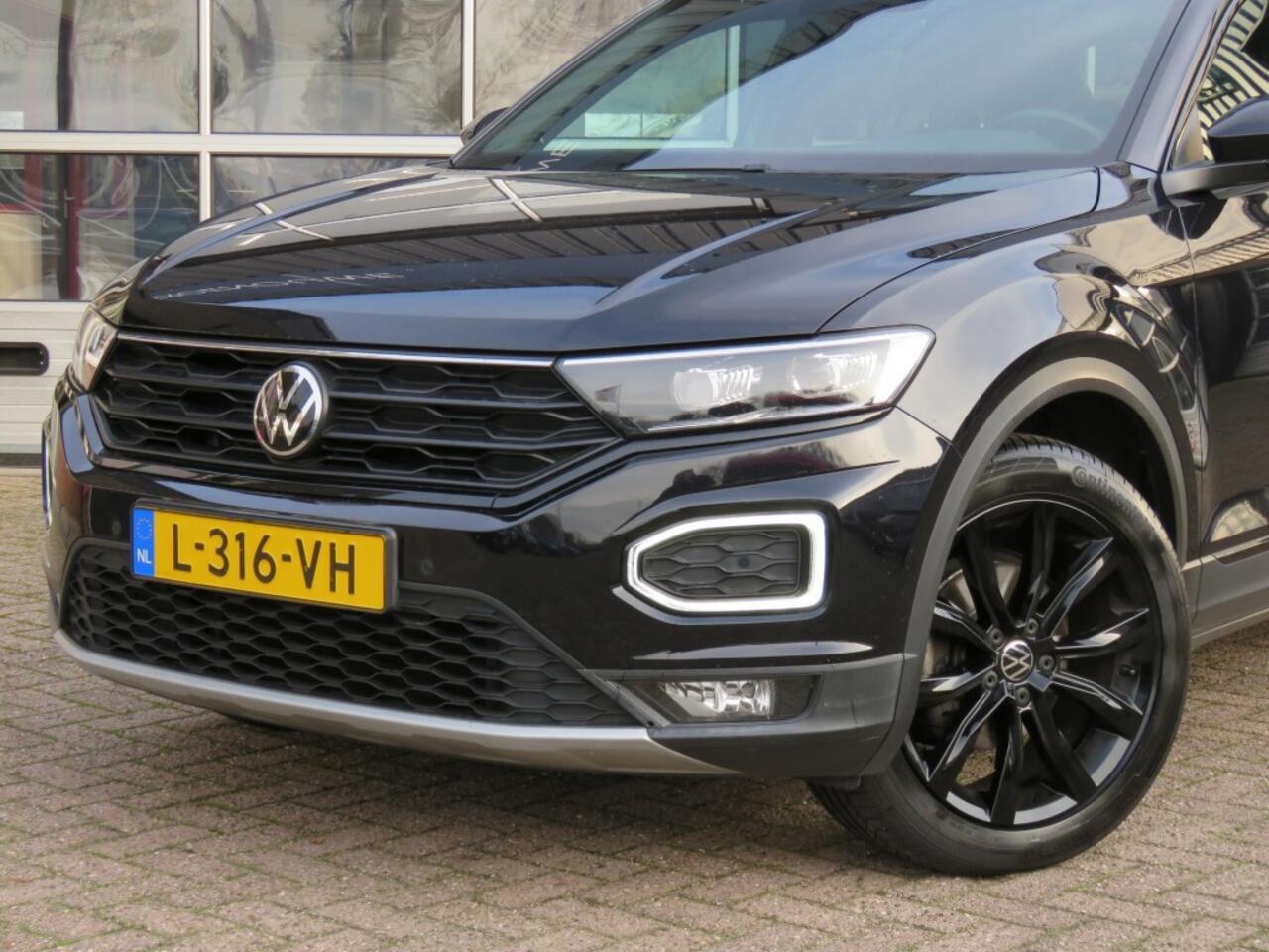 Volkswagen T-Roc 1.5 TSI 150pk SPORT BLACK EDITION / Led / Beats audio / 18 Inch / BOVAG garantie