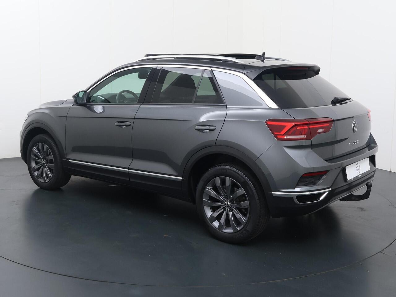 Volkswagen T-Roc 1.5 TSI Sport | 150 PK | Automaat | Trekhaak | Panoramadak | Adaptive cruise control |