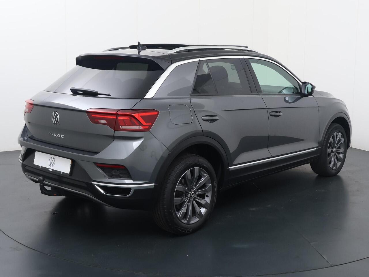 Volkswagen T-Roc 1.5 TSI Sport | 150 PK | Automaat | Trekhaak | Panoramadak | Adaptive cruise control |