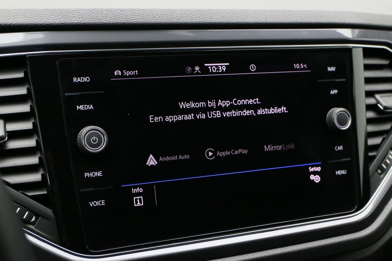 Volkswagen T-Roc 1.5 TSI 150 pk DSG Sport Business R / R-Line | Panoramadak | Trekhaak | Achteruitrijcamera | Stoelverwarming | Navigatie