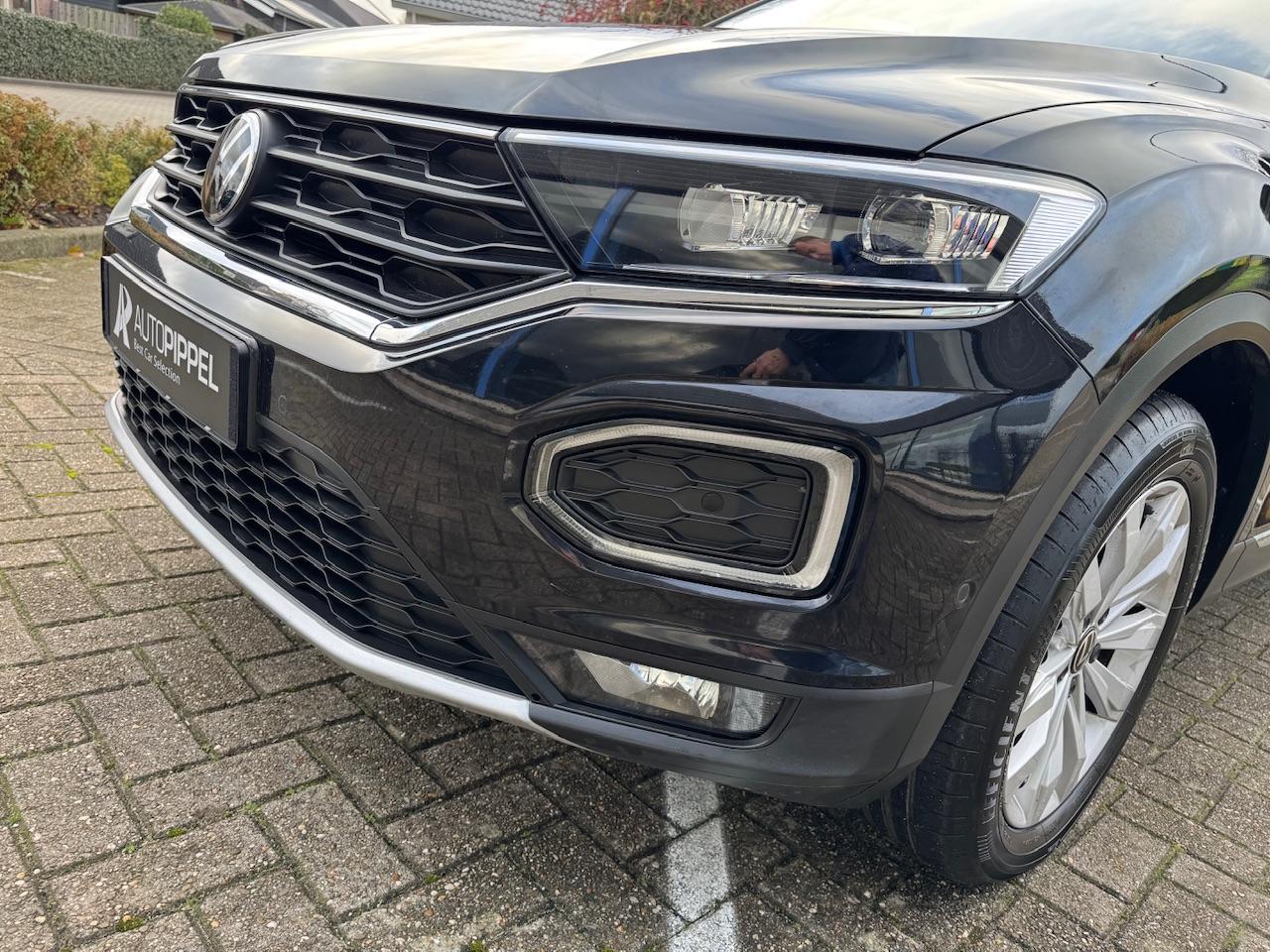 Volkswagen T-Roc 1.5 TSI Sport | LED | Camera | Navi | Cruise C. | St.kachel |
