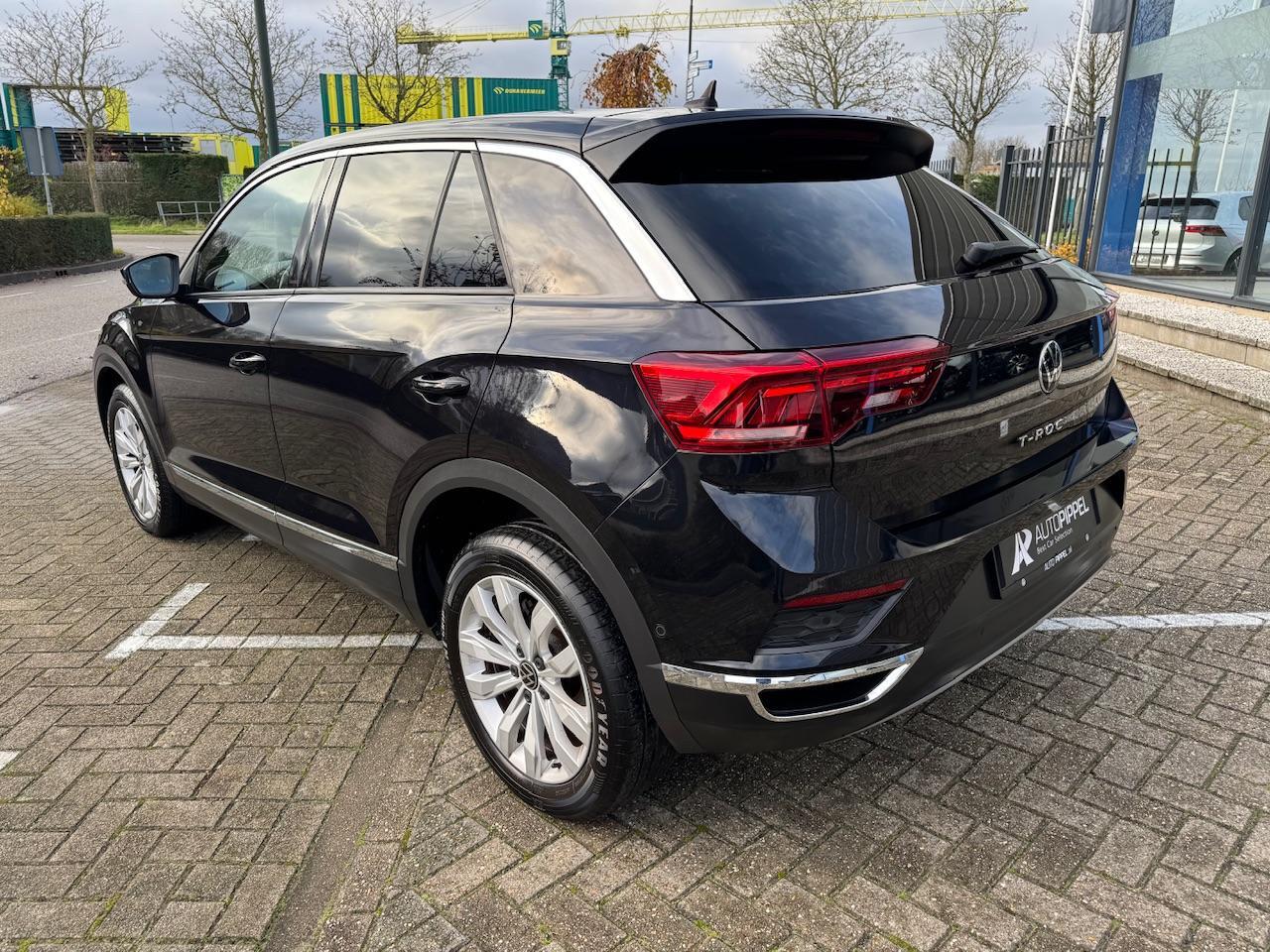 Volkswagen T-Roc 1.5 TSI Sport | LED | Camera | Navi | Cruise C. | St.kachel |