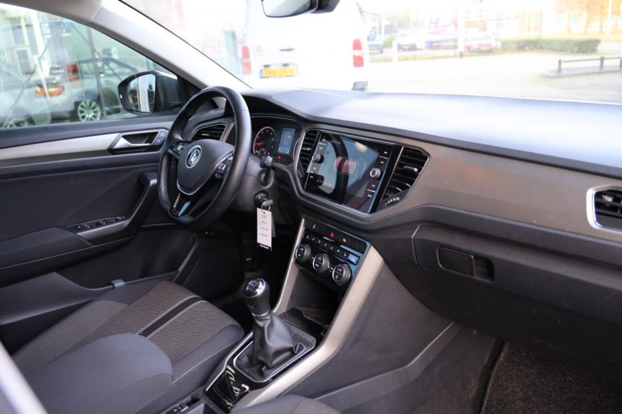 Volkswagen T-Roc 1.0 TSI *CAMERA*TREKHAAK*CARPLAY*NAVIGATIE*LED