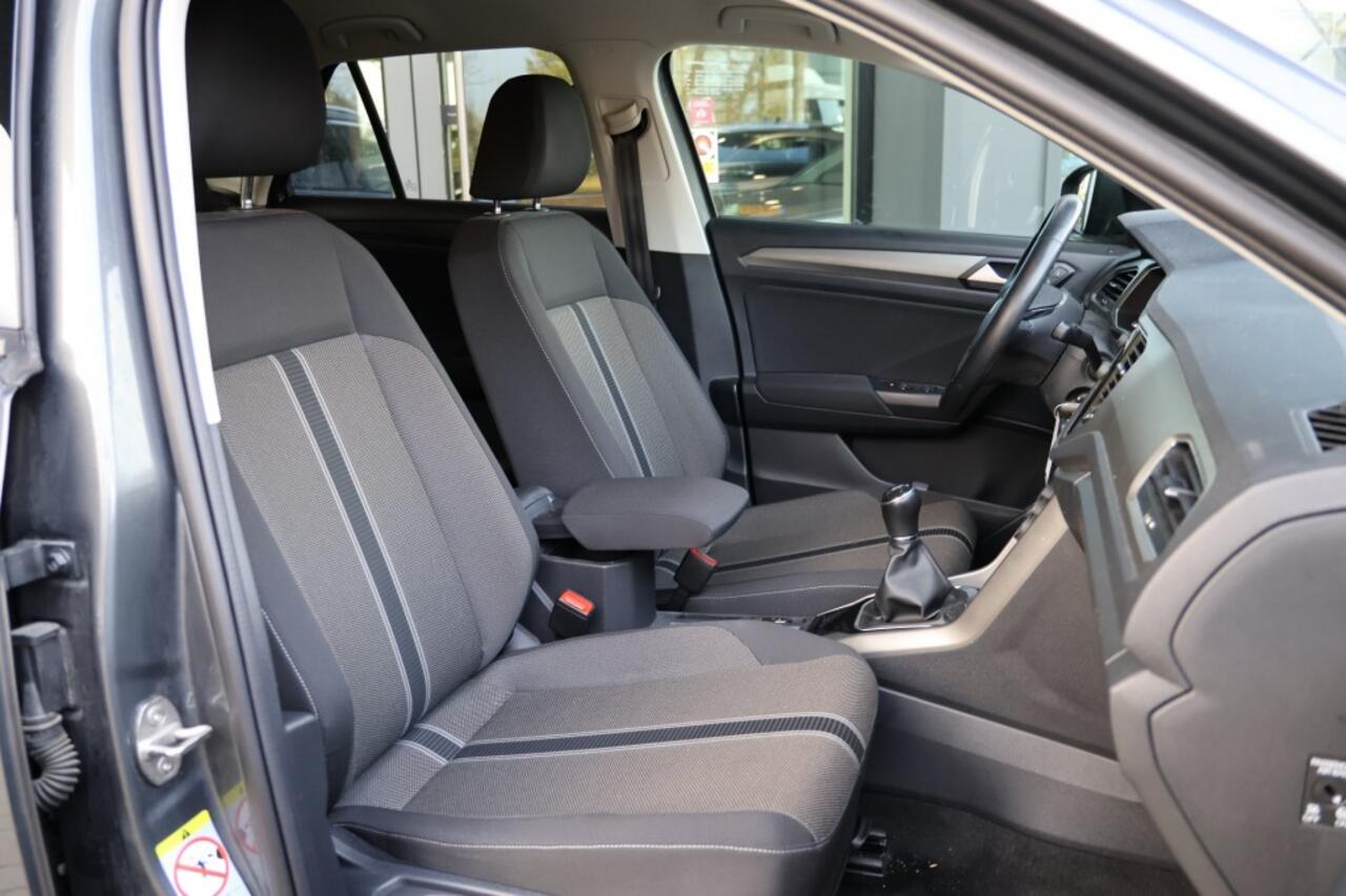 Volkswagen T-Roc 1.0 TSI *CAMERA*TREKHAAK*CARPLAY*NAVIGATIE*LED