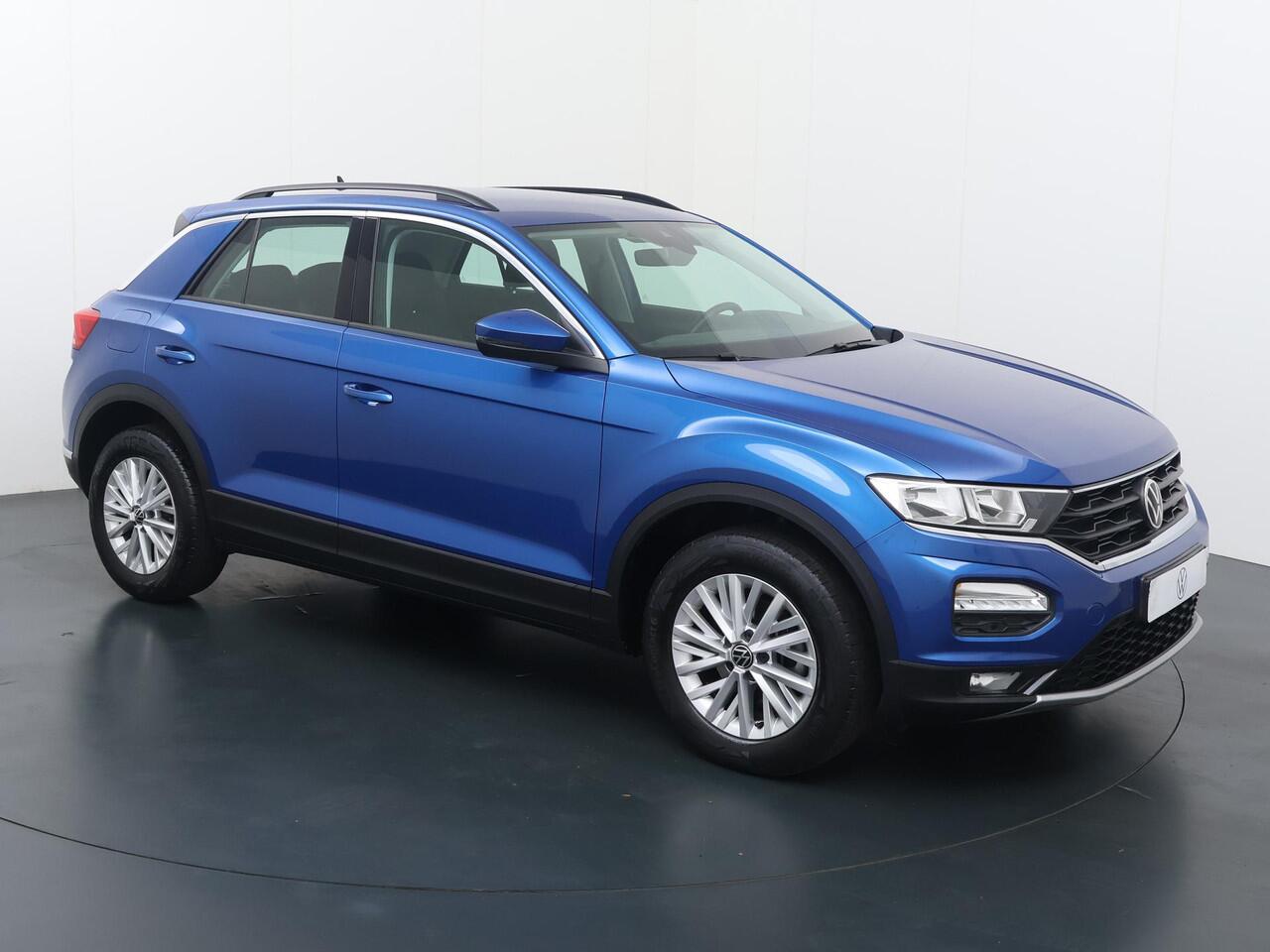 Volkswagen T-Roc 1.0 TSI Style | 110 PK | Trekhaak | Achteruitrijcamera | Adaptive cruise control |