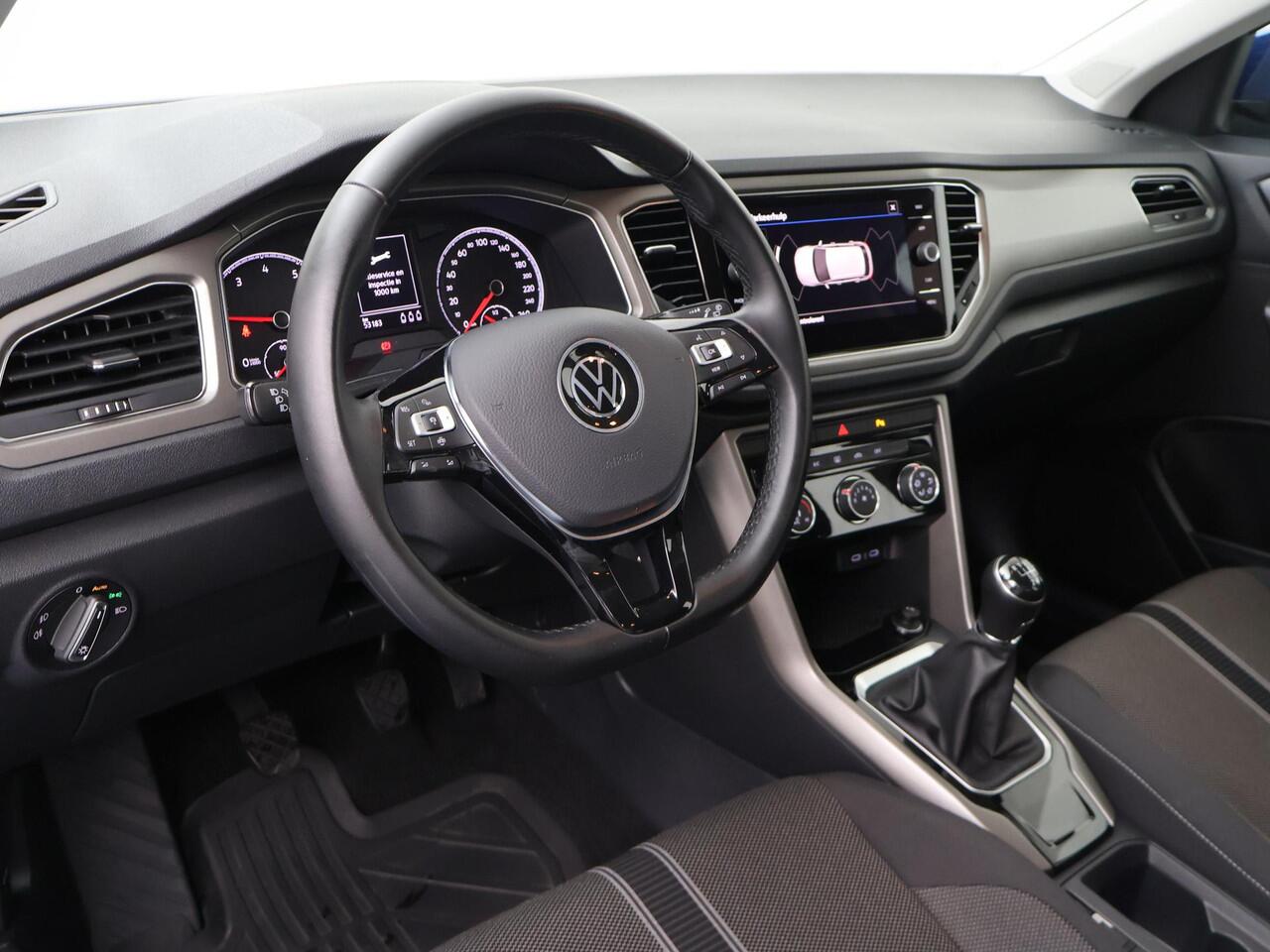 Volkswagen T-Roc 1.0 TSI Style | 110 PK | Trekhaak | Achteruitrijcamera | Adaptive cruise control |