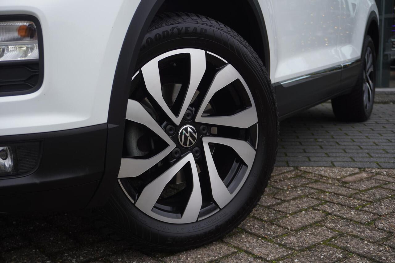 Volkswagen T-Roc 1.5 TSI Sport | CARPLAY | NAVI | ACC | STOELVERW | TREKHAAK