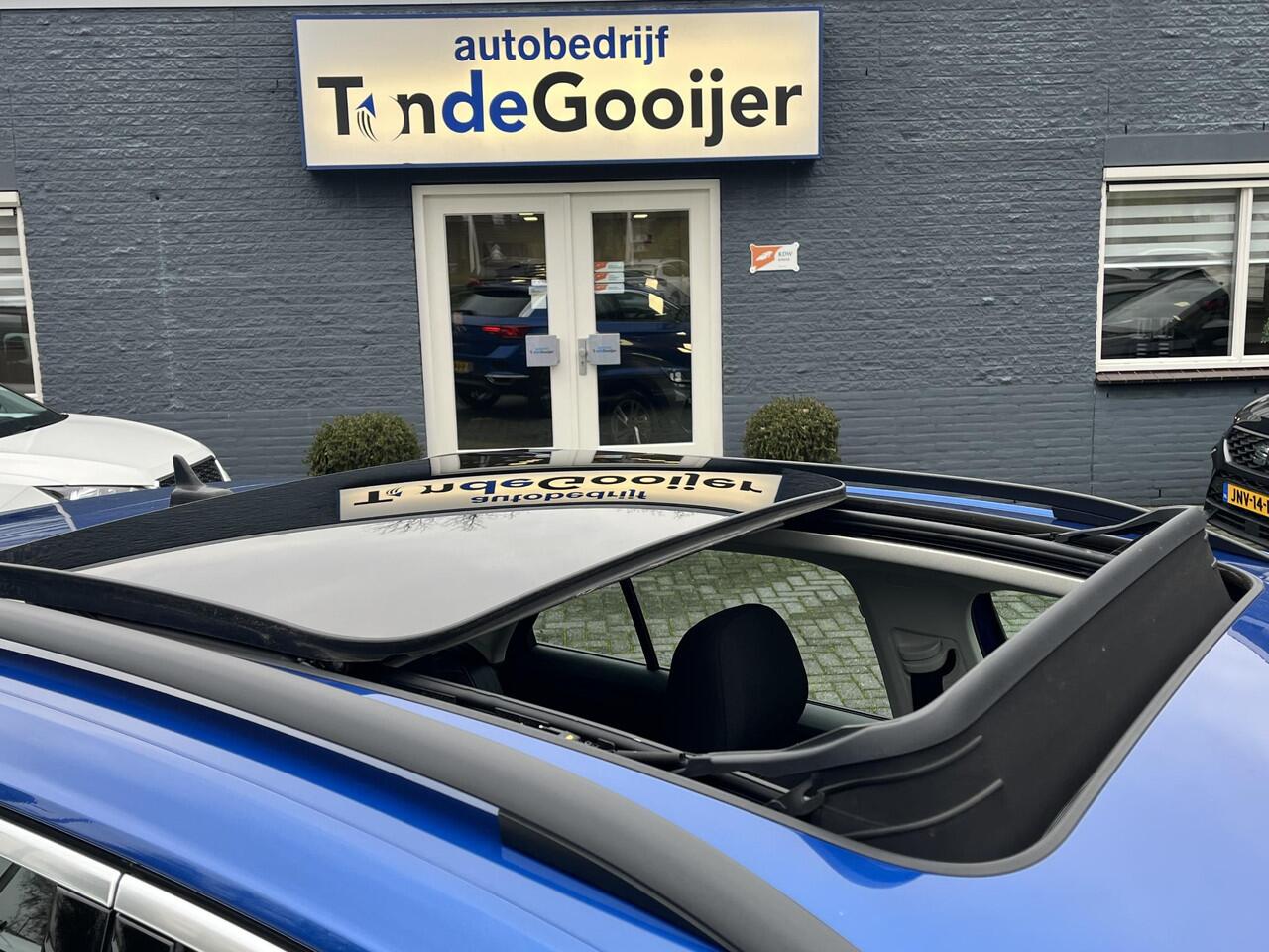 Volkswagen T-Roc 1.0 TSi Style Business | NAV. | PANORAMA | CAMERA | 18" |