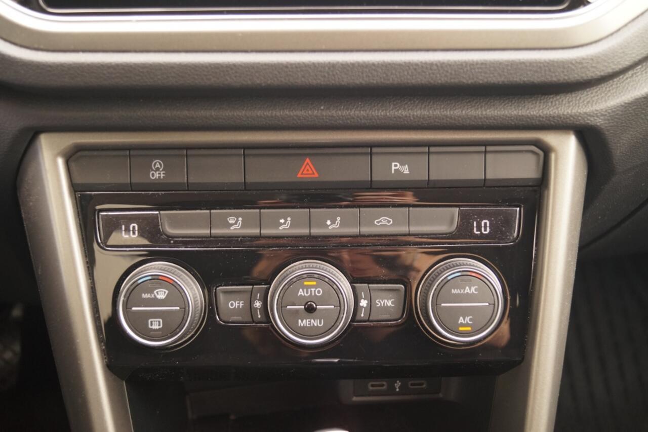 Volkswagen T-Roc 1.5 TSI 150pk DSG Style -NAVI-ECC-CAM-PDC-