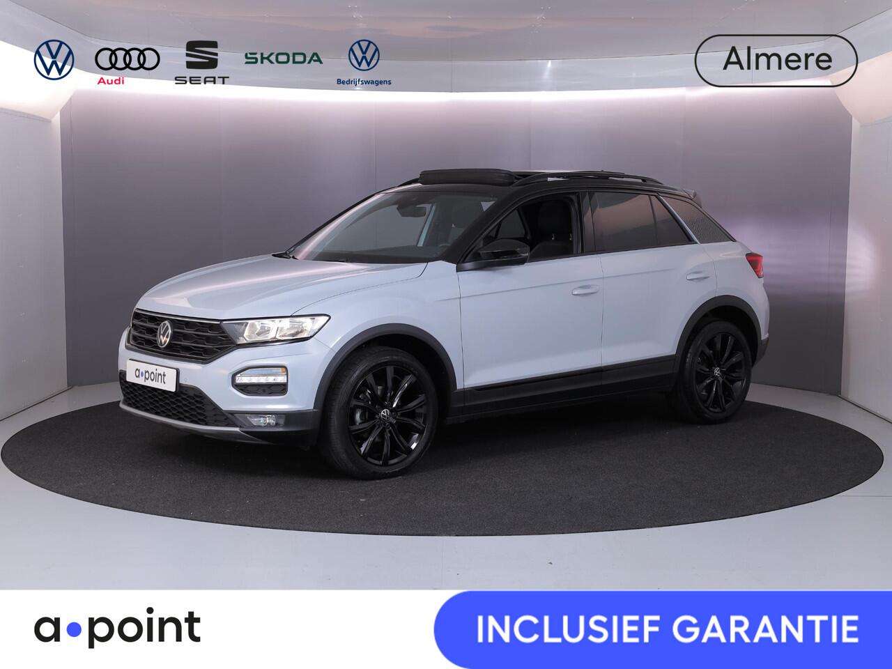 Volkswagen T-Roc 1.5 TSI Sport 150 pk Automaat (DSG) | Navigatie via App | Panoramadak | Parkeersensoren | Black Style pakket | Stoelverwarming |