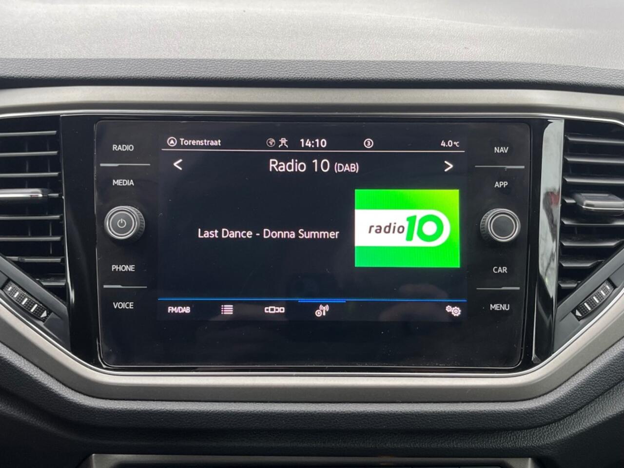 Volkswagen T-Roc 1.0 TSI STYLE / NAVI / CARPLAY / ADAP. CRUISE / PDC / DAB / 16'' LMV