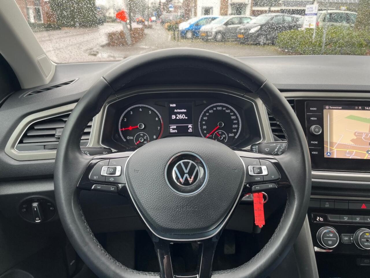 Volkswagen T-Roc 1.0 TSI STYLE / NAVI / CARPLAY / ADAP. CRUISE / PDC / DAB / 16'' LMV