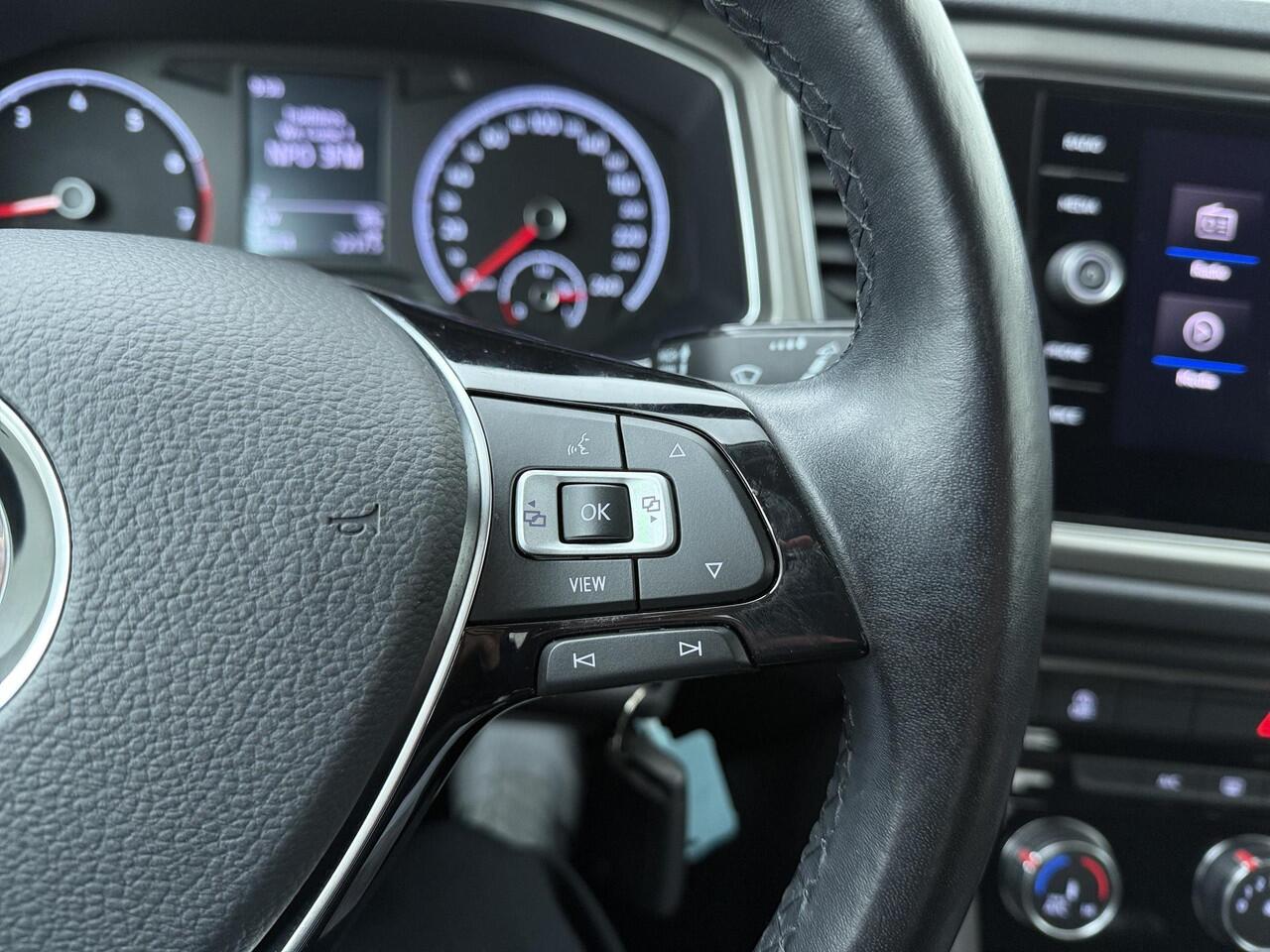 Volkswagen T-Roc 1.0 TSI Style | 110 PK | Achteruitrijcamera | Navigatiesysteem | Adaptive cruise control |