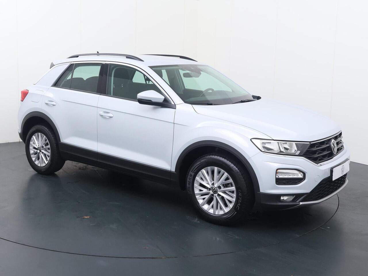 Volkswagen T-Roc 1.0 TSI Style | 110 PK | Achteruitrijcamera | Navigatiesysteem | Adaptive cruise control |