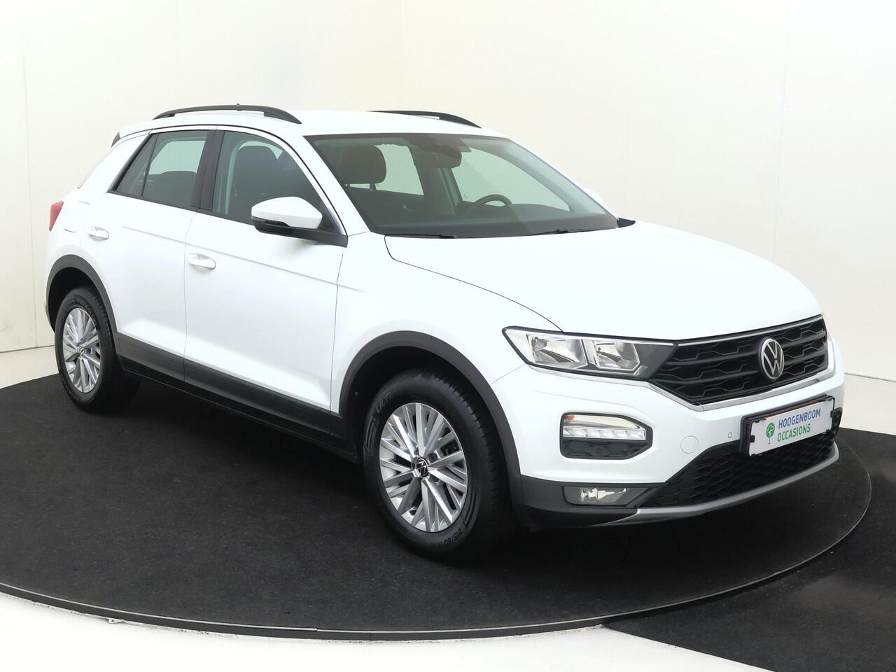 Volkswagen T-Roc 1.0 TSI Style | Trekhaak | Parkeersensoren | Adaptieve cruise control | CarPlay | Navigatie | Airco |